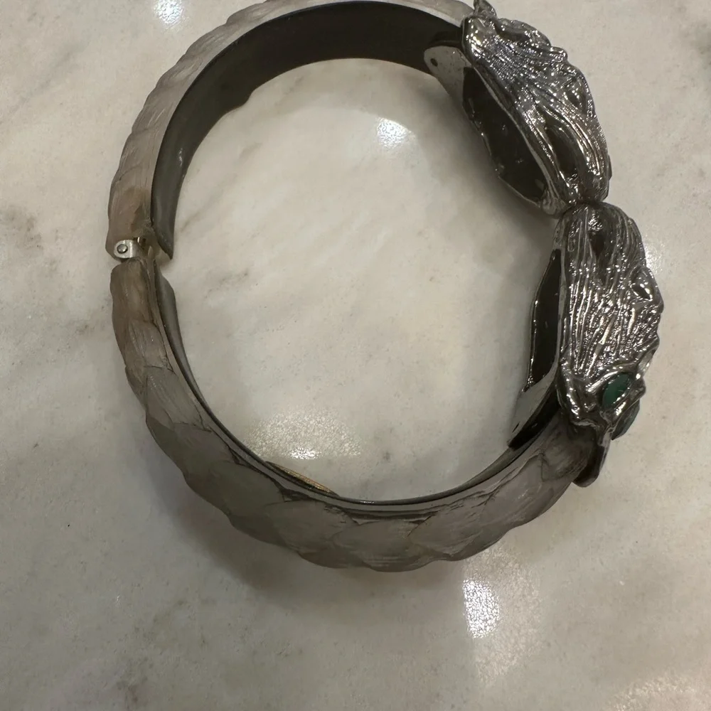 Collectors! Alexis Bittar 5 piece serpent lucite set gray w/green crystals FAB! - Picture 12 of 16